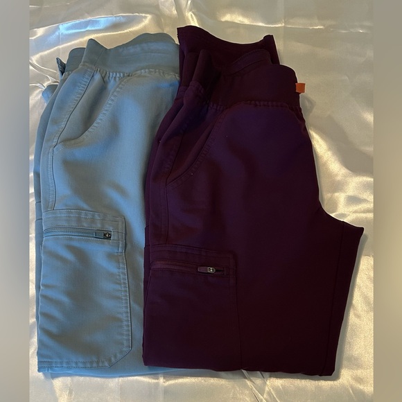 2 pairs FIGS Scrub Technical Collection Pants, SIZE XS/P both in EUC - Picture 1 of 8